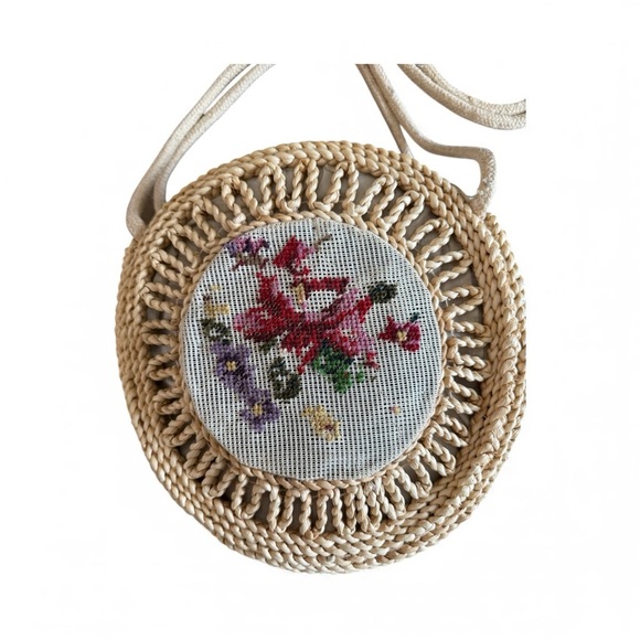 Vintage Floral Embroidered Straw Round Bag - Picture 2 of 8